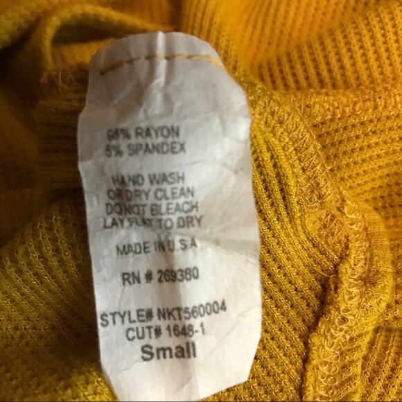 NEWBURY KUSTOM Mustard Bell Sleeved F Top Sz Small - Picture 6 of 6